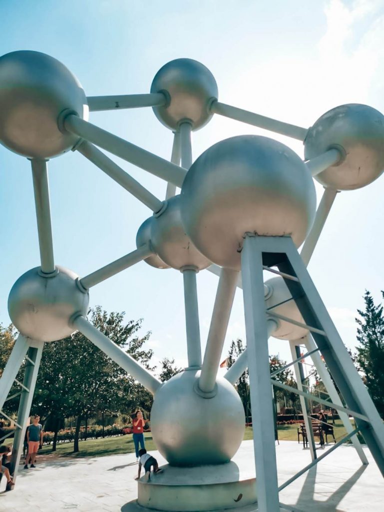 Réplica do Atomium no Parque Europa © lavidaesmara