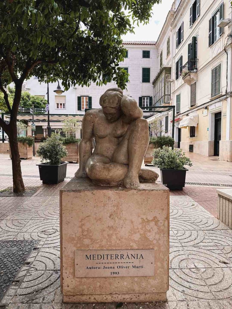 Mediterrania estátua
